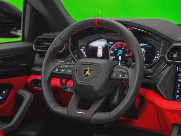 BRAND NEW 2025 URUS SE - CARBON PACKAGE - BICOLORE SPORTIVO