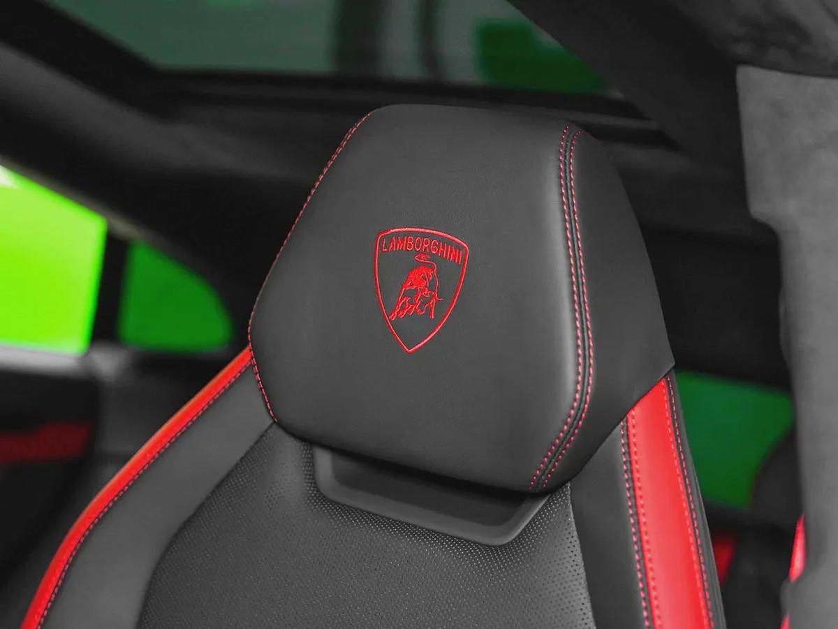 BRAND NEW 2025 URUS SE - CARBON PACKAGE - BICOLORE SPORTIVO-10-10