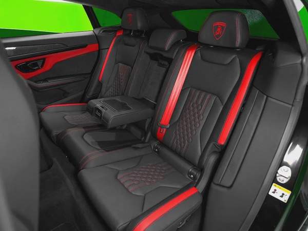 BRAND NEW 2025 URUS SE - CARBON PACKAGE - BICOLORE SPORTIVO