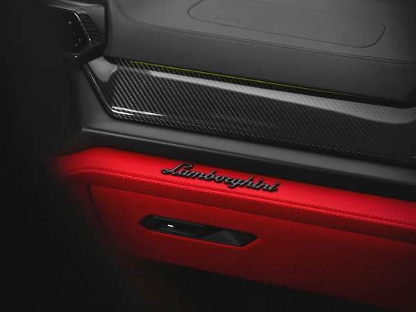BRAND NEW 2025 URUS SE - CARBON PACKAGE - BICOLORE SPORTIVO