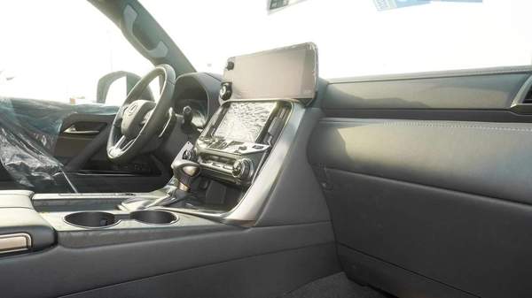 Lexus LX600 3.5L V6