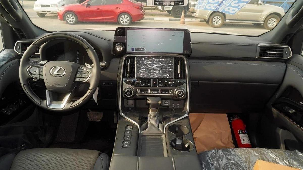Lexus LX600 3.5L V6-15-15
