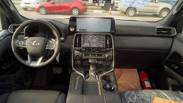 Lexus LX600 3.5L V6