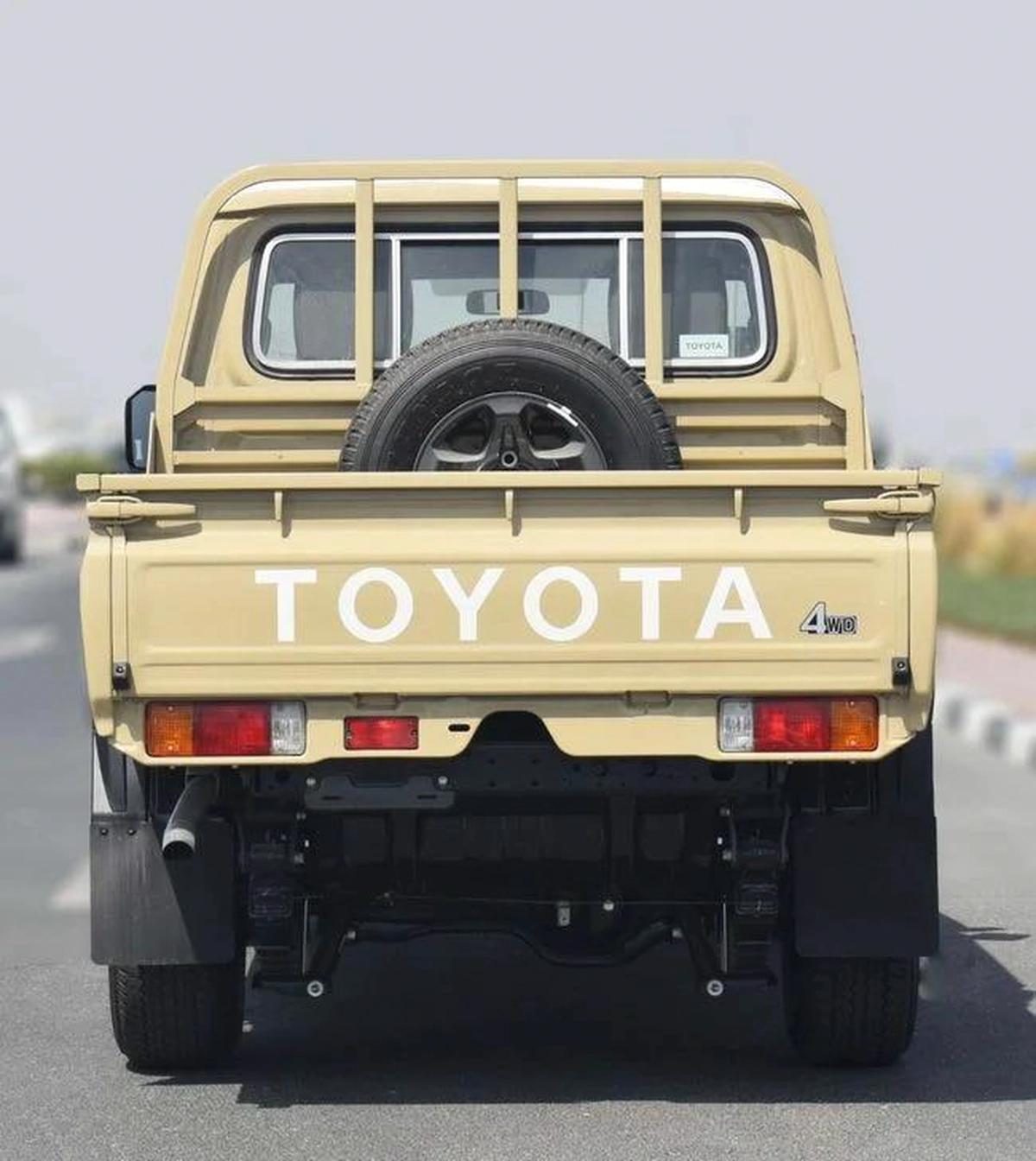 Toyota Land Cruiser Pick Up LC79 DC 2.8L AT GCC 2025-12-12