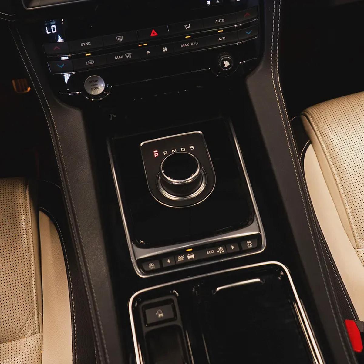 AED 1,532 p.m • 0% Downpayment • Jaguar F-Pace R-Sport • 1 Year Warranty-14-14