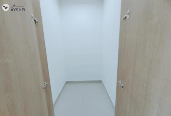 Apartment for rent in Al Nasr Square, Oud Metha