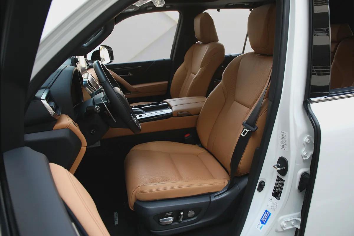 LEXUS LX 600 - 2024 - GCC - AL FUTTAIM WARRANTY TILL 2028 - FULL SERVICE HISTROY - FULLY LOADED-8-8