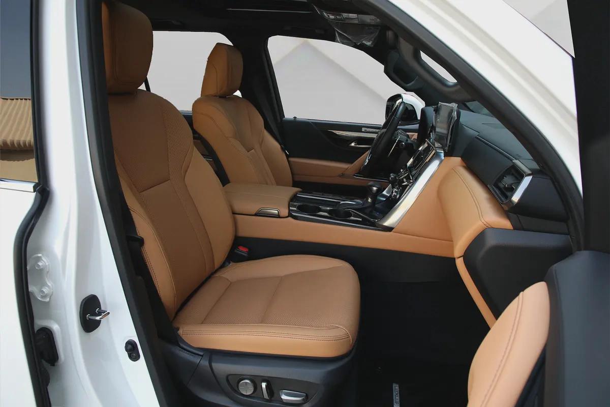 LEXUS LX 600 - 2024 - GCC - AL FUTTAIM WARRANTY TILL 2028 - FULL SERVICE HISTROY - FULLY LOADED-10-10