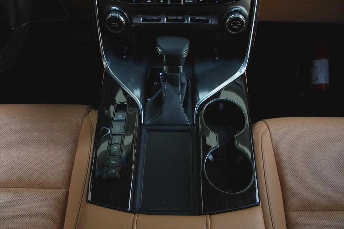 LEXUS LX 600 - 2024 - GCC - AL FUTTAIM WARRANTY TILL 2028 - FULL SERVICE HISTROY - FULLY LOADED-15-15