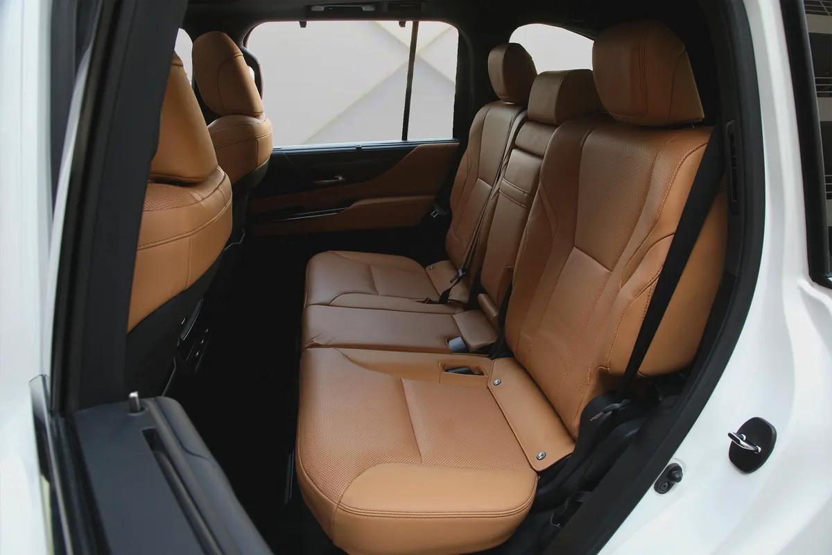 LEXUS LX 600 - 2024 - GCC - AL FUTTAIM WARRANTY TILL 2028 - FULL SERVICE HISTROY - FULLY LOADED-16-16