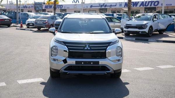 Mitsubishi Outlander Brand New 2026 Mitsubishi Outlander Medium Line (G12) 2.5L | 7-Seater SUV | GCC Spec | Export Only