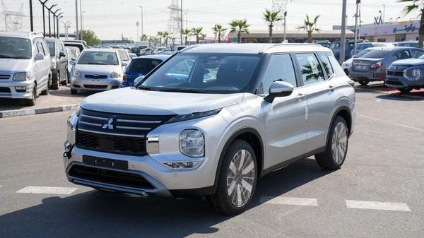 Mitsubishi Outlander Brand New 2026 Mitsubishi Outlander Medium Line (G12) 2.5L | 7-Seater SUV | GCC Spec | Export Only