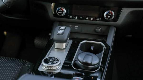 Mitsubishi Outlander Brand New 2026 Mitsubishi Outlander Medium Line (G12) 2.5L | 7-Seater SUV | GCC Spec | Export Only