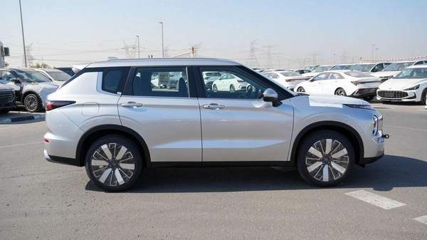Mitsubishi Outlander Brand New 2026 Mitsubishi Outlander Medium Line (G12) 2.5L | 7-Seater SUV | GCC Spec | Export Only