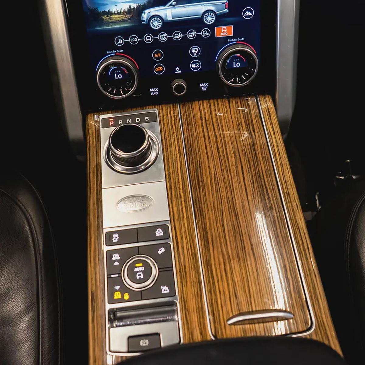 AED 2,682 pm • 0% Downpayment • Range Rover Vogue SE • 1 Year Warranty-11-11