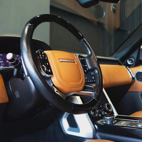 AED 4,082 p.m • 0% Downpayment • Range Rover Agency Service History • 1 Year Warran