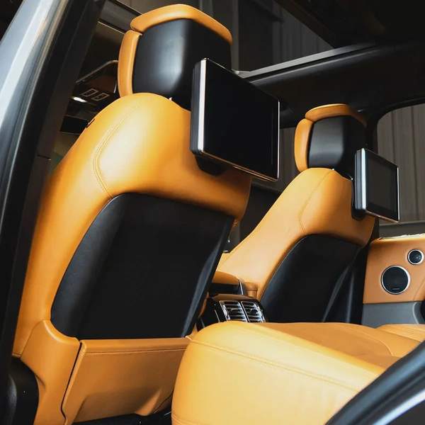 AED 4,082 p.m • 0% Downpayment • Range Rover Agency Service History • 1 Year Warran