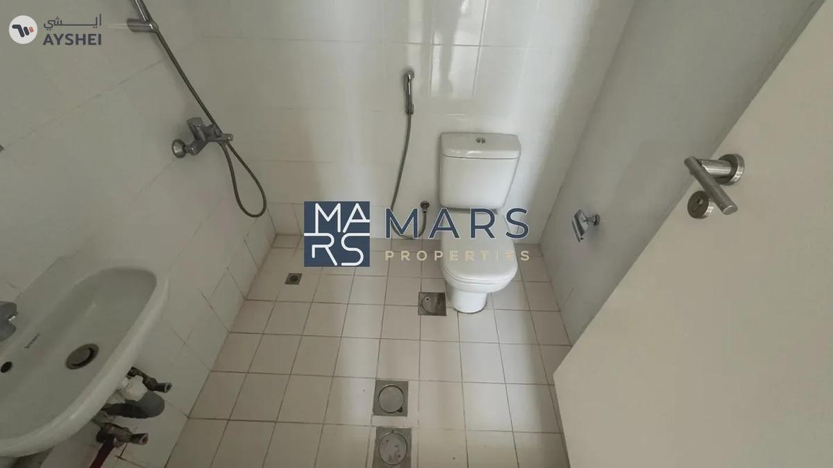 End Unit Villa With Study Room in Excellent Community-5-5