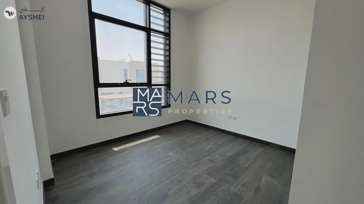 End Unit Villa With Study Room in Excellent Community-9-9