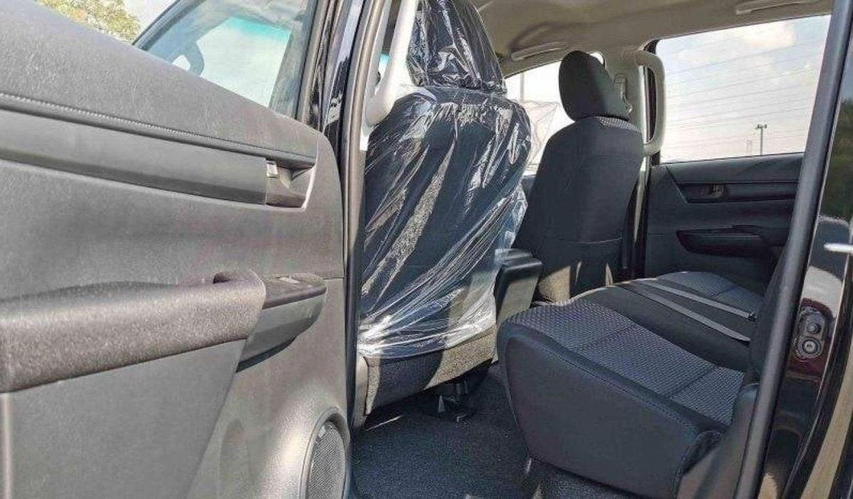 Toyota Hilux Toyota Hilux Mid option 2.4L Diesel MT MY2025-17-17