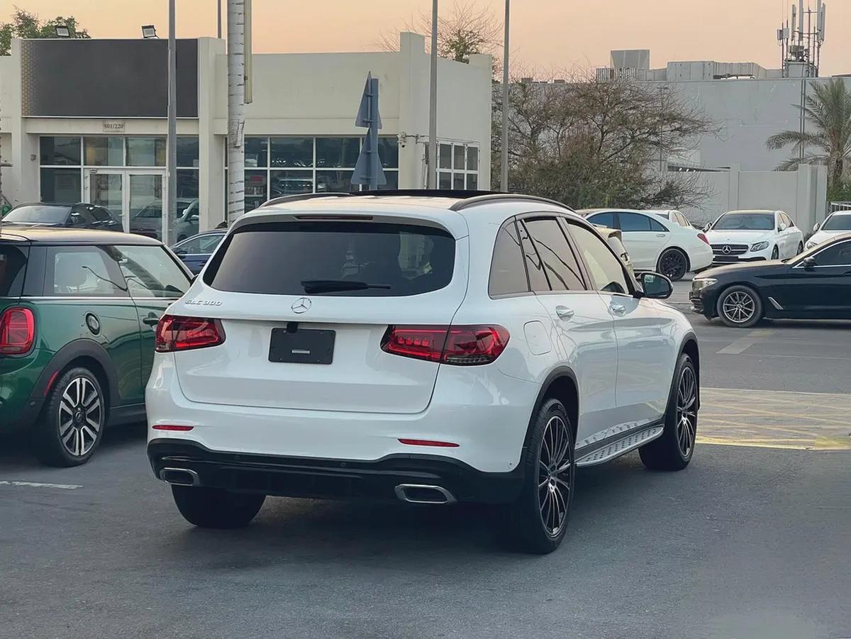 MERCEDES-BENZ - GLC300 - 2021 - V4 - 2,0L - BY TURBO - AMERICAN SPECS VERY GOOD CONDITION-3-3