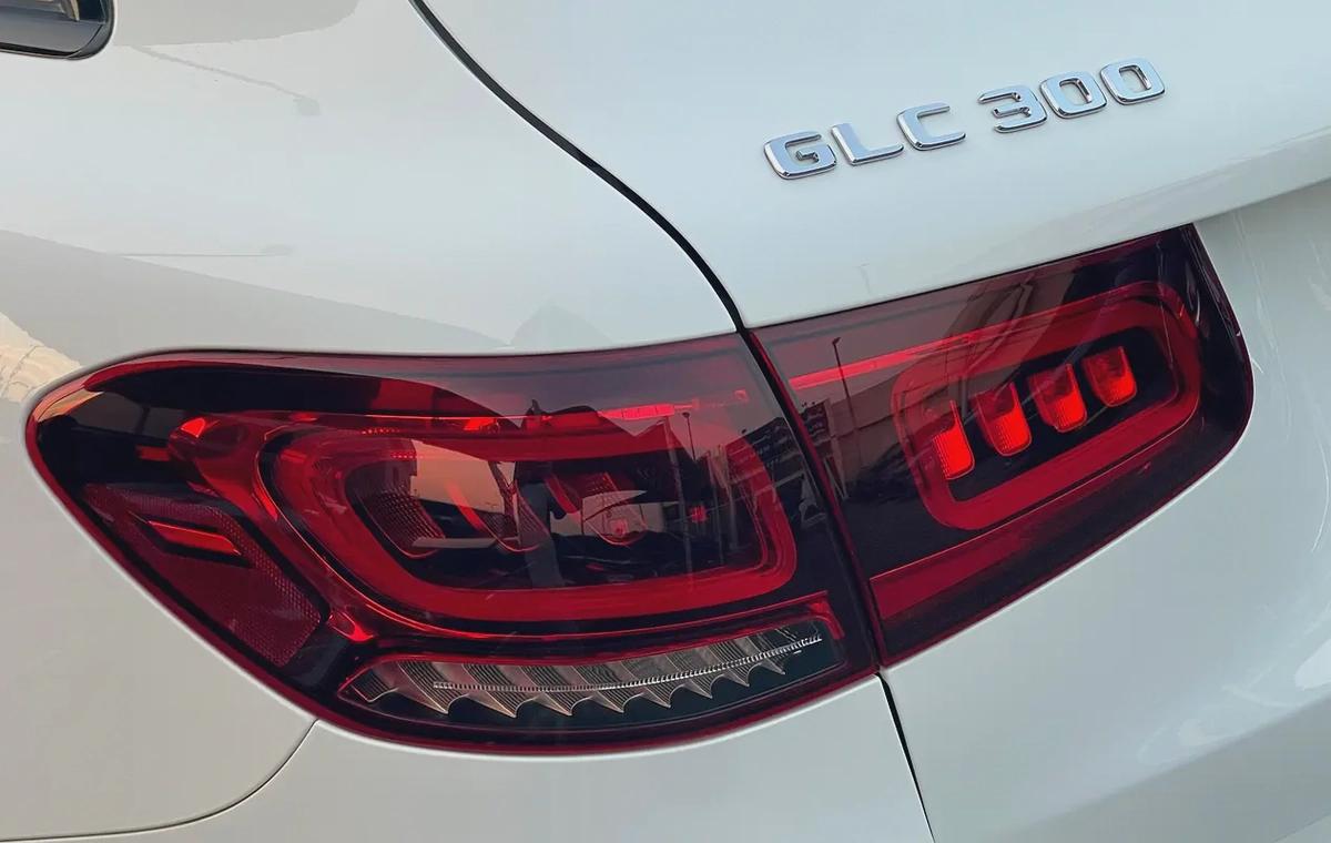 MERCEDES-BENZ - GLC300 - 2021 - V4 - 2,0L - BY TURBO - AMERICAN SPECS VERY GOOD CONDITION-6-6