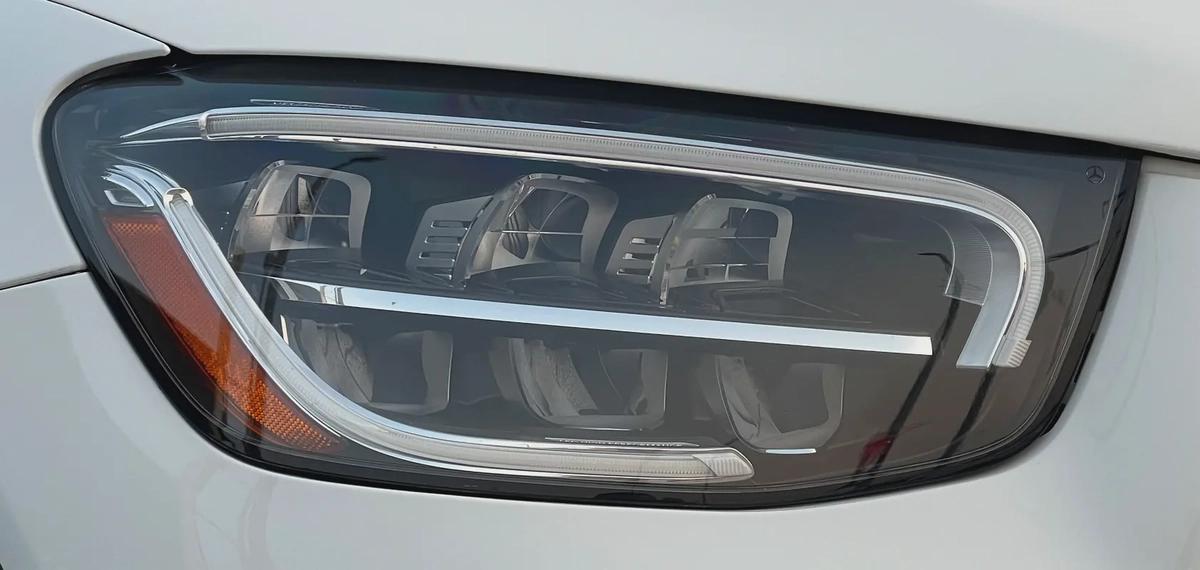 MERCEDES-BENZ - GLC300 - 2021 - V4 - 2,0L - BY TURBO - AMERICAN SPECS VERY GOOD CONDITION-7-7