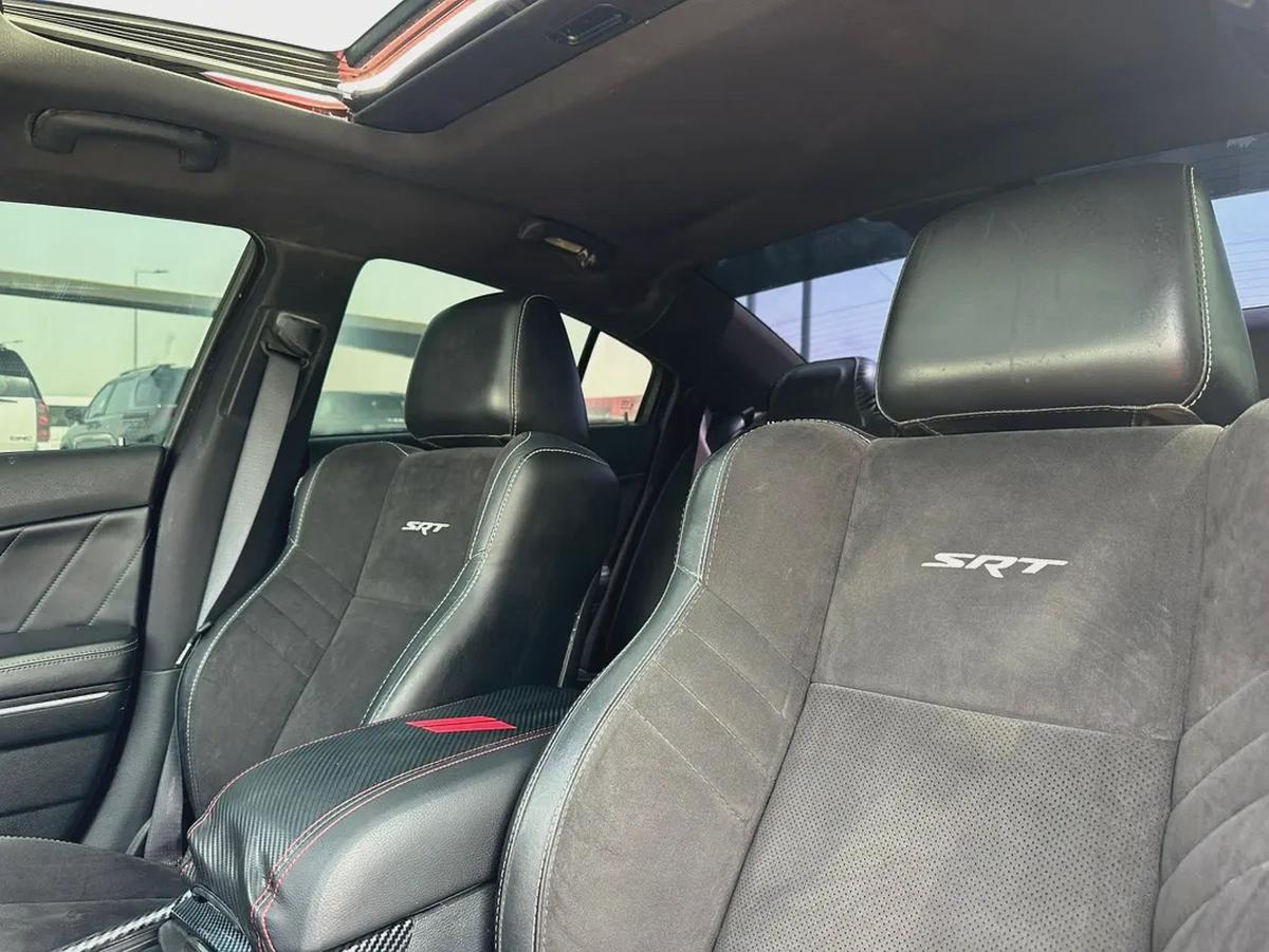 دودج تشارجر هيلكات 2016 مواصفات خليجية بحالة جيدة-8-8