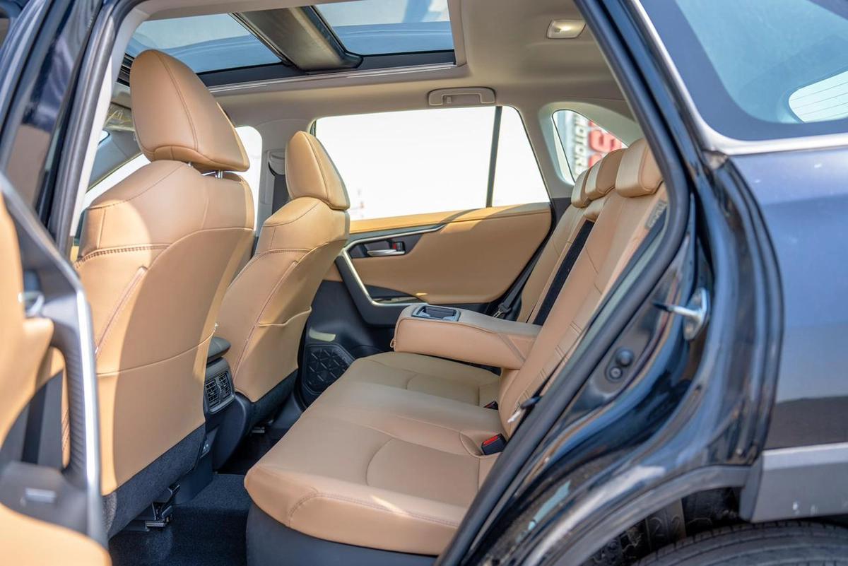 TOYOTA RAV4 2.5L HYBRID PANORAMIC SUNROOF 2025-2-2