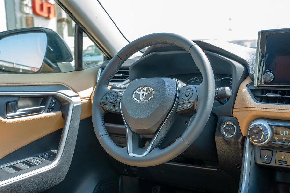 TOYOTA RAV4 2.5L HYBRID PANORAMIC SUNROOF 2025-15-15