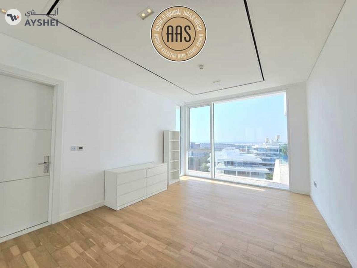 Luxurious Apartment ! Lagoon view ! Fully Fitted Kitchen ! With All Aminities ! Spacious-14-14