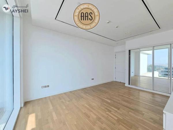 Luxurious Apartment ! Lagoon view ! Fully Fitted Kitchen ! With All Aminities ! Spacious