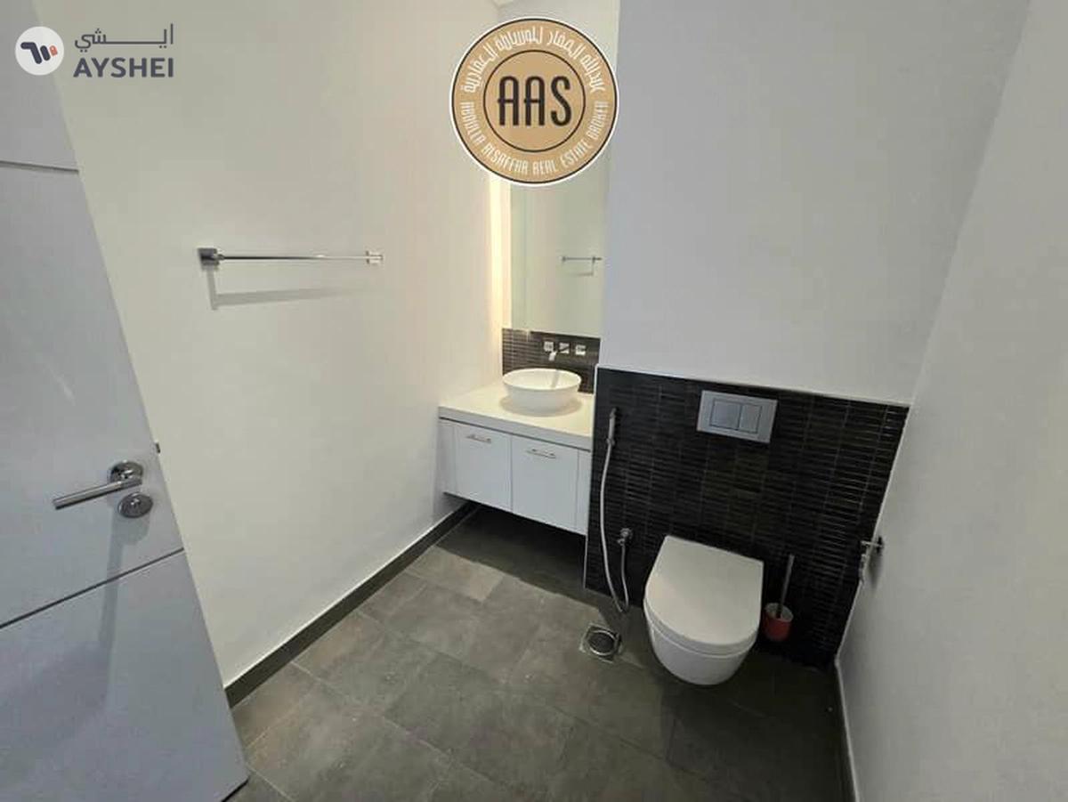 Luxurious Apartment ! Lagoon view ! Fully Fitted Kitchen ! With All Aminities ! Spacious-17-17