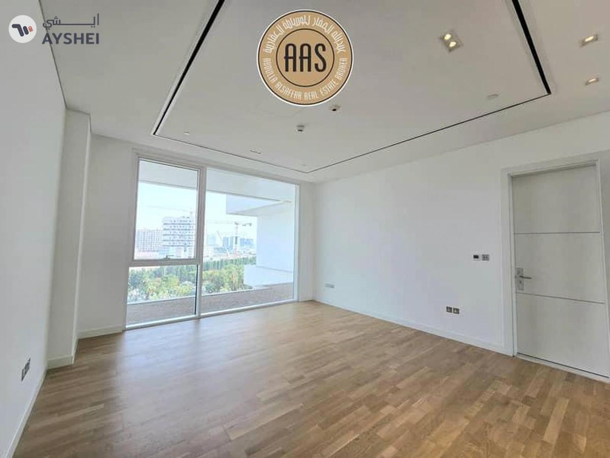 Luxurious Apartment ! Lagoon view ! Fully Fitted Kitchen ! With All Aminities ! Spacious-18-18