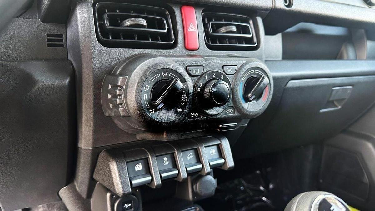 Suzuki Jimny 1.5L MT PETROL MY2025 FOR EXPORT ONLY-5-5