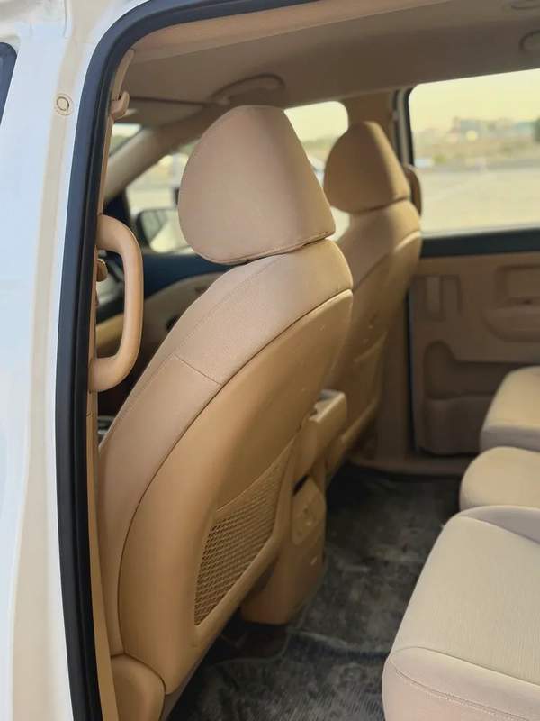 كيا كرنفال 2018 نظيفه جدا خليجي