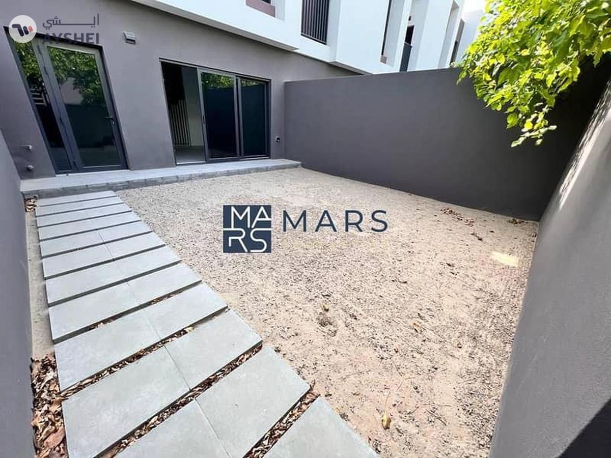 Spacious, Luxury 2 Bedroom Townhouse with Close Kitchen Available For Rent in Aljada, Sharjah.-4-4