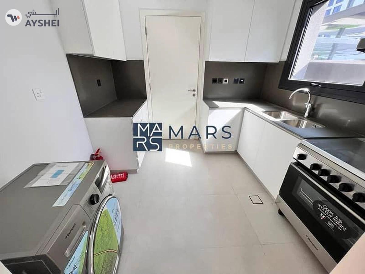 Spacious, Luxury 2 Bedroom Townhouse with Close Kitchen Available For Rent in Aljada, Sharjah.-5-5