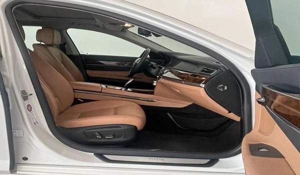 BMW 740Li V6 GCC SPECS - EXCELLENT CONDITION