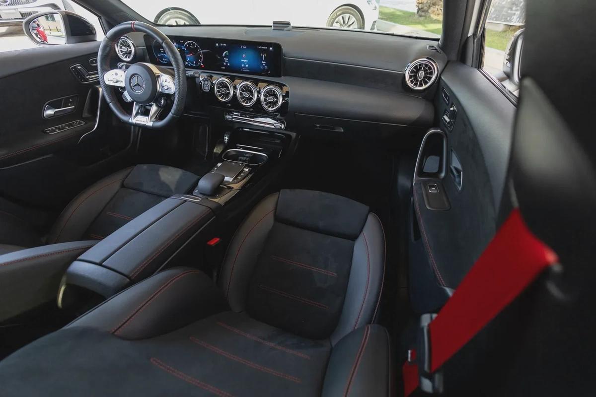 Mercedes-Benz A-Class 35 AMG 2023-4-4