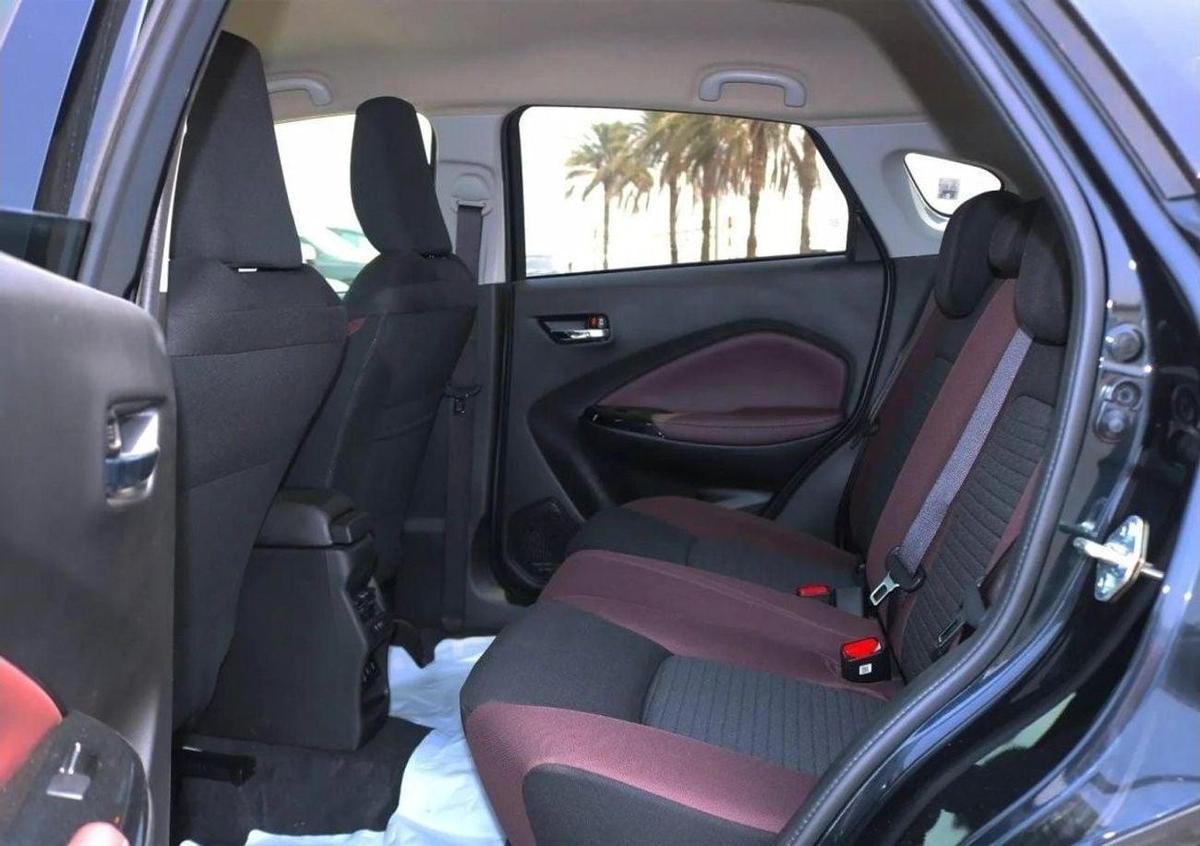 Suzuki Fronx GLX 1.5P AT MY2024 – BLUISH BLACK PEARL-10-10