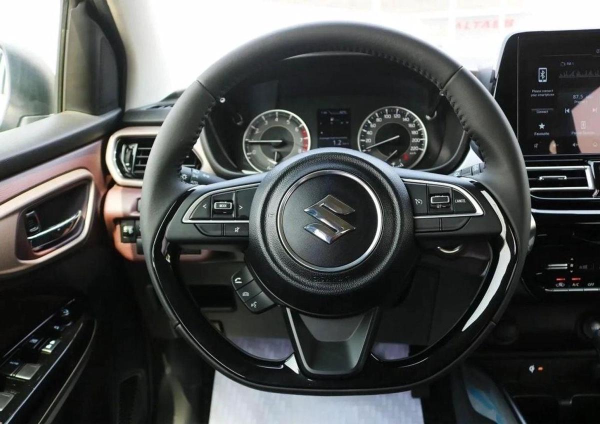 Suzuki Fronx GLX 1.5P AT MY2024 – BLUISH BLACK PEARL-14-14