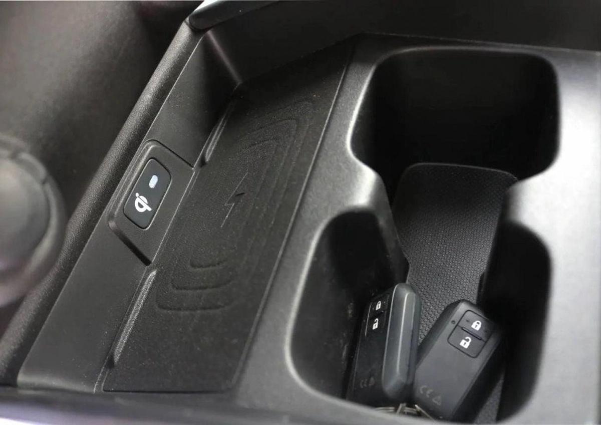 Suzuki Fronx GLX 1.5P AT MY2024 – BLUISH BLACK PEARL-16-16