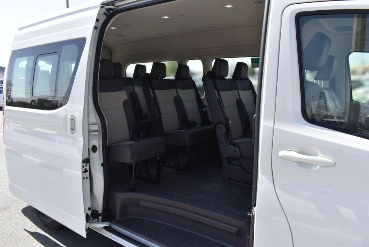 Toyota Hiace HIACE 3.5L 14 SETER-4-4