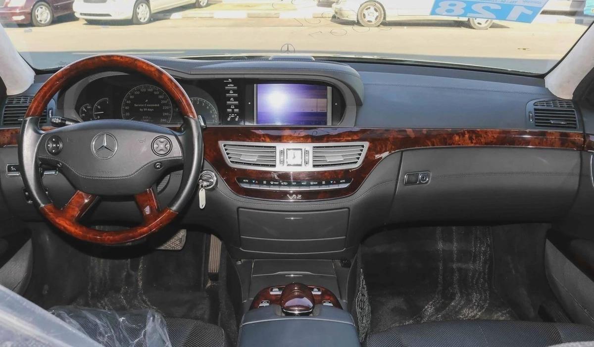 Mercedes Benz S600 LARGE-4-4