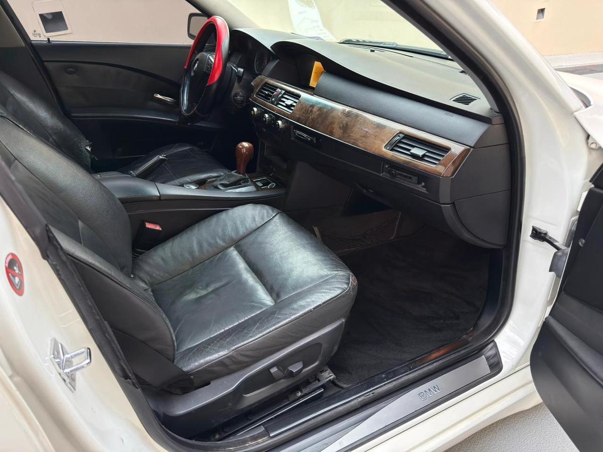 Gulf Specs 2006 BMW 530i 3.0Litre Inline-6 Cylinder-8-8