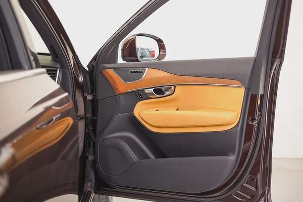 AED 1394 PM | VOLVO XC90 B6 INSCRIPTION 2018 | FULL AGENCY SERVICE HISTORY | 7- SEATER |1 YEAR WRNTY