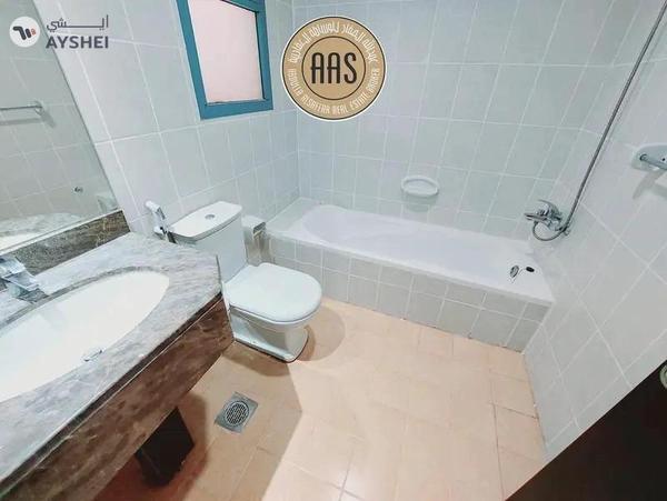 In prime location Near to mulla plaza huge 2bhk with all amenities