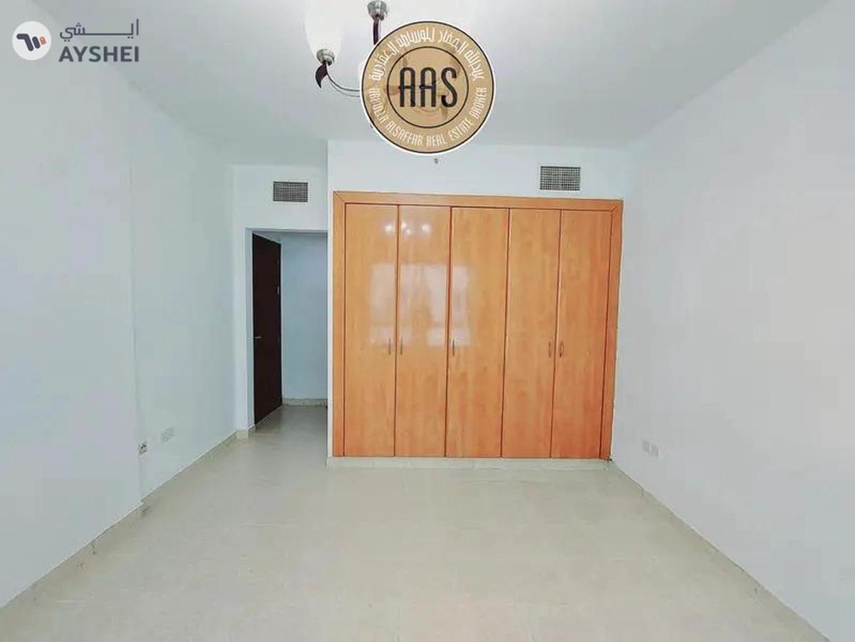 In prime location Near to mulla plaza huge 2bhk with all amenities-7-7