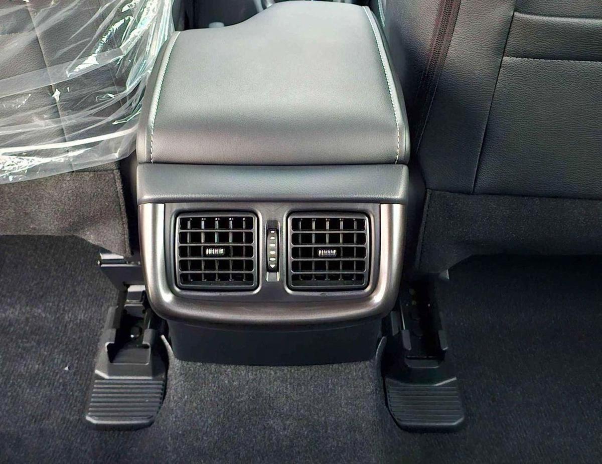 Toyota Hilux GR SPORT DUAL TONE /4.0L V6 PETROL / BLIND SPOT / 360*CAMERA / DRIVER PWR SEATS (CODE#H4GRY)-11-11